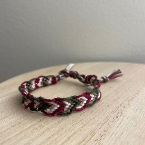 10/$25 Christmas Forest Woven Bracelet - Picture 1 of 1